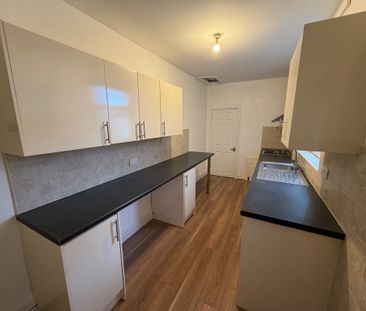 Flat Above 12 Askern Road, Bentley , Doncaster, DN5 - Photo 4