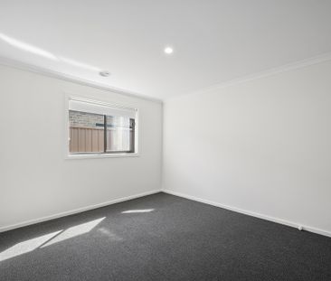 Stylish 4 Bedroom Home - Photo 3