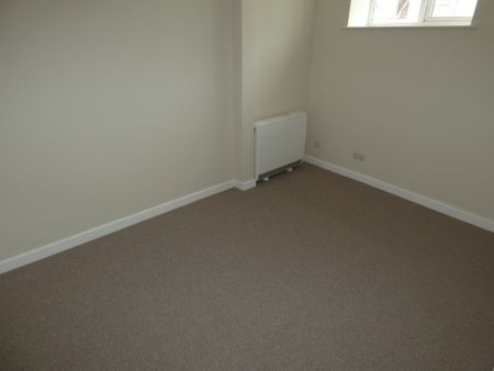 1 bed Apartment - To Let - Photo 4