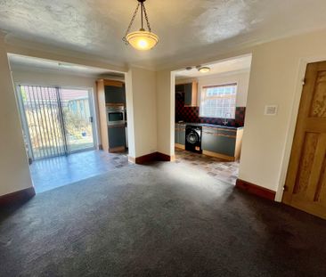 Rochford Crescent, Boston - Photo 4