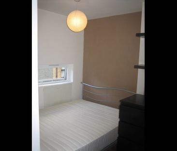 1 Bed Maisonette, Shinners Close, SE25 - Photo 2