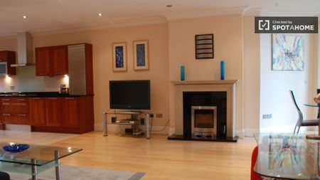 Fantastic 2 Bed Apartment with Balconies in Howth, Dublin - Photo 3