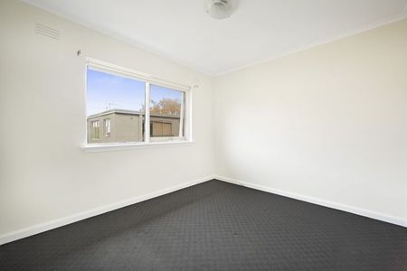 Light and bright one bedroom apartment - Photo 4