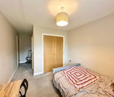 2 bedroom property to rent - Photo 1