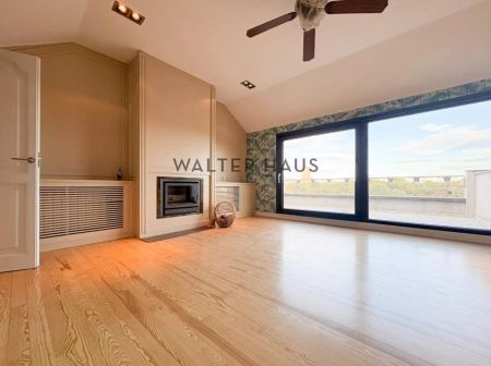 Protegido: Ático dúplex en alquiler con amplia terraza en Jerónimos, Madrid. - Photo 2