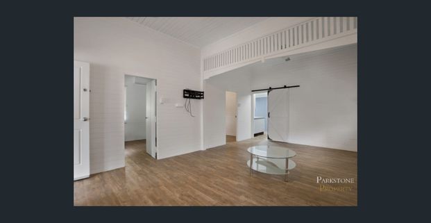 Quaint Cottage with plenty of off street parking - Photo 1