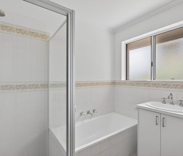 Open the door to coastal living - Photo 4