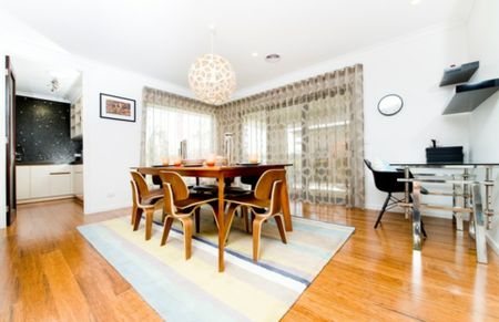 Stunning 4 Bedroom Home in Googong - Photo 4