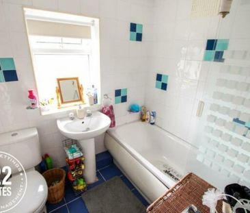 Patterdale Avenue - Cheshire - WA2 - Photo 4