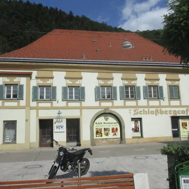 NEU - Zentrale 3-Zimmer-Wohnung mit Küchenblock in Kapfenberg zu mieten ! - Photo 1