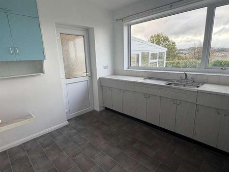 Rochester Way, Rhos On Sea, LL28 - Photo 2