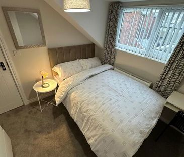 Room 5, 95 Enfield St, Belfast, BT13 3DJ - Photo 3