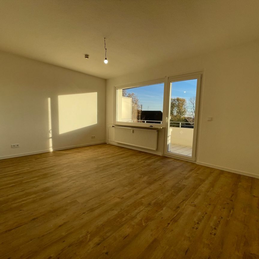 *Erstbezug nach Kernsanierung*Tageslichtbad*Balkon* - Photo 1