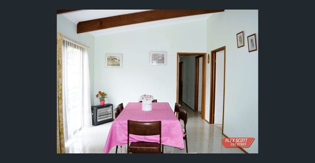 Charming 3 Bedroom Cottage Home - Photo 1