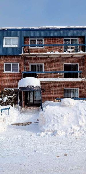 Studio clientèle 50 ans et plus, NON FUMEUR, 3 ième étage, inclus Hydro - Photo 1