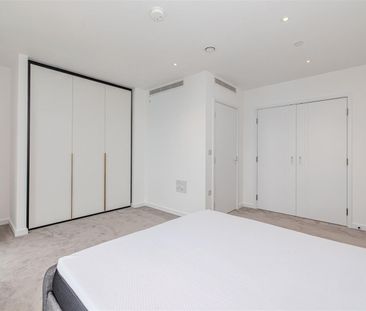 Bouchon Point, Cendal Crescent, London, E1 - Photo 1