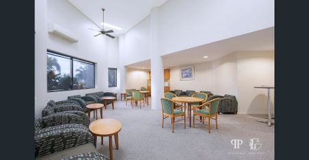 Sophisticated Riverside Penthouse with Iconic Story Bridge & City Skyline Views - Photo 2