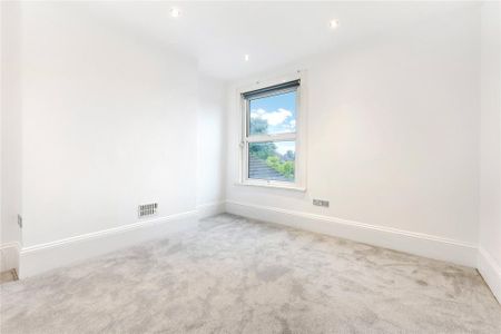 2 bedroom maisonette to rent - Photo 2