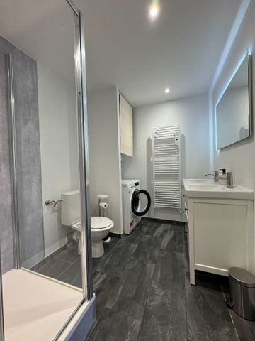 Location Appartement 4 pièces 83m² - Photo 3