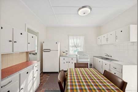 46 Thompson Street, Long Jetty NSW 2261 - House For Rent | Domain - Photo 4