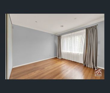 IDEALLY LOCATED FAMILY HOME! - Photo 5