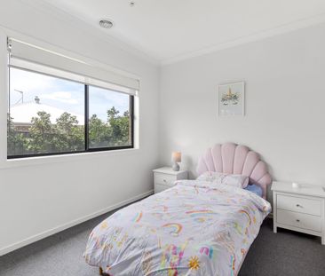 Open Plan Elegance & Quality Finishes - Photo 6