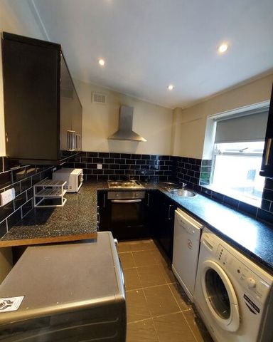 Archery Terrace, Woodhouse, Leeds, LS2 9AT - Photo 3