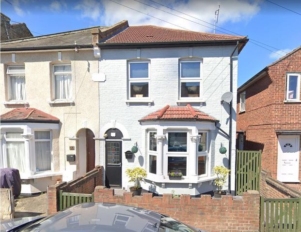 2 bedroom semi-detached house to rent - Photo 1