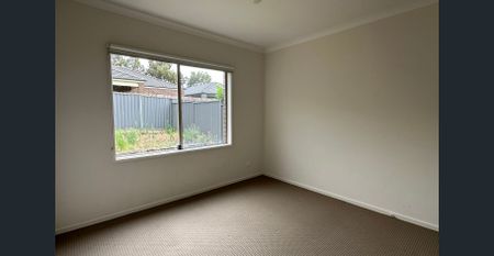 Best location in Craigieburn! DO NOT MISS OUT ON THIS OPPORTUNITY! - Photo 3