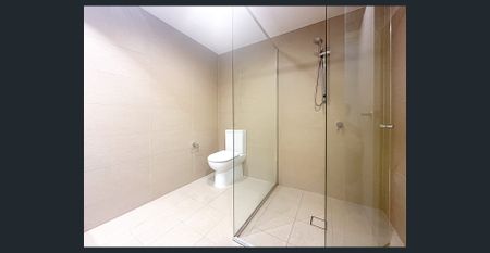 Spacious One-Bedroom Apartment with Stunning Water Views - Photo 4