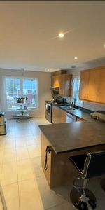 CONDO 4½ HAUT DE GAMME – MAGOG – ÉTAGE SUPÉRIEUR – BIEN INSONORISÉ – THERMOPOMPE - Photo 4