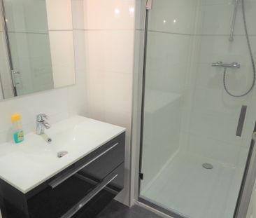 Location Appartement 2 pièces 31m² NICE 06300 - Photo 4