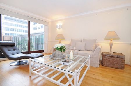 Romney Mews, Marylebone, London, W1U - Photo 2