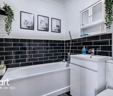 2 bedroom flat to rent - Photo 6