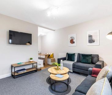 6 bedroom house to rent - Photo 3