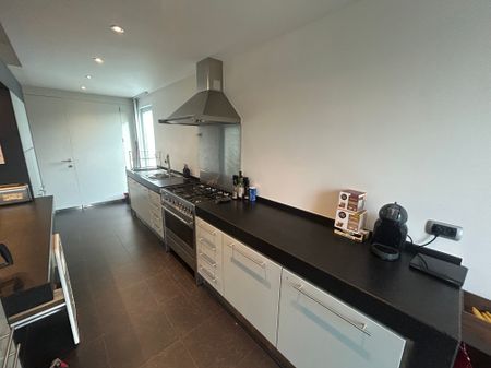 Ruim duplexappartement (140 m²) met 2 slpkrs en ruim terras in Paal - Photo 4