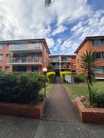 Willoughby - Photo 3