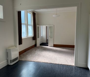 Sunny renovated Aro Valley home - Photo 1
