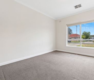 Spacious family home in a quiet street - Photo 1