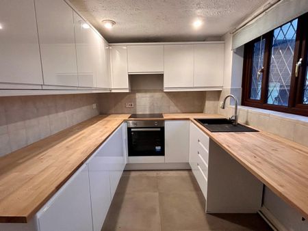 3 bedroom terraced house to rent - Photo 5