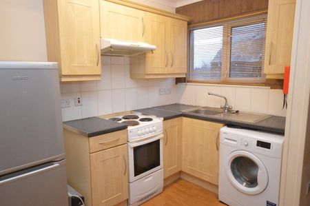 1 Bed Flat - Photo 3