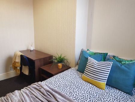 Saxony Road, Liverpool. - Photo 3