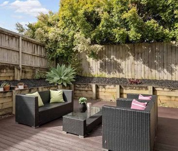 Stunning 4-Bedroom Schnapper Rock Haven - Photo 2