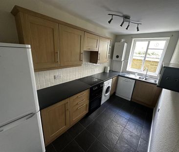 2 bedroom flat to rent - Photo 2