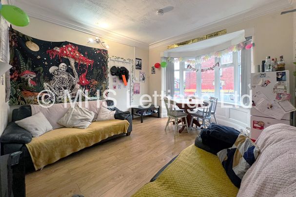 5 Bedroom End Terraced House for rent in Estcourt Avenue - Photo 1