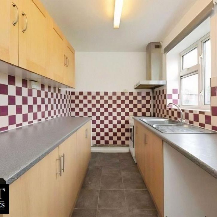 3 bedroom semi-detached house to rent - Photo 1