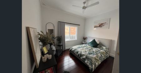 Location! Location! - Photo 5