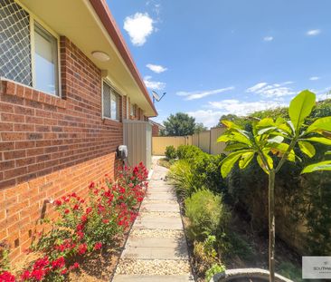 Modern Stylish Townhouse In Prime Location! - Photo 6