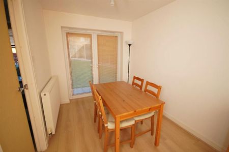 3 bedroom semi-detached house to rent - Photo 3