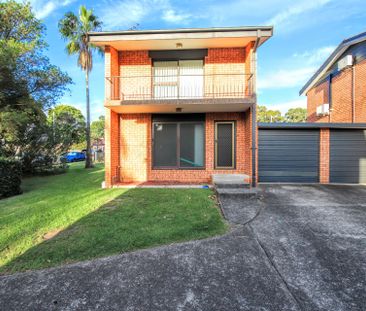 Two Bedroom Renovated Townhouse - Photo 1